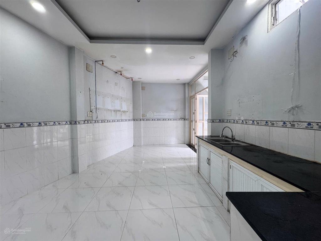 Bán nhà 3 tầng cách hxh nguyễn trung trực 10m, thông hoàng hoa thám, dtsd 120m2, 5.5 tỷ