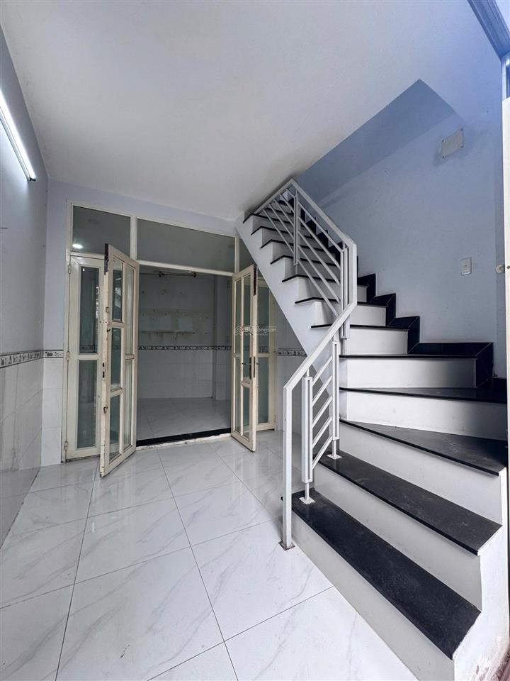 Bán nhà 3 tầng cách hxh nguyễn trung trực 10m, thông hoàng hoa thám, dtsd 120m2, 5.5 tỷ