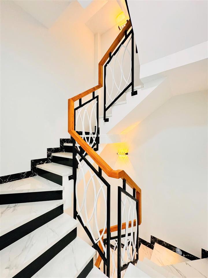 Bán nhà 5 tầng full nội thất cao cấp sát bình thạnh, phú nhuận, gần sân bay, dts 170m2 chỉ 6.9 tỷ