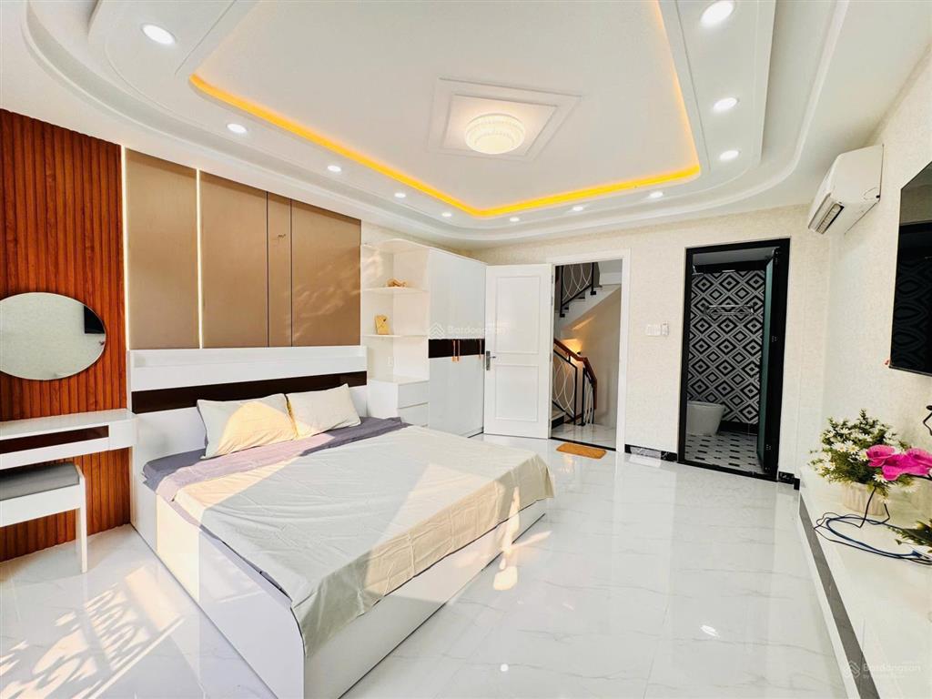 Bán nhà 5 tầng full nội thất cao cấp sát bình thạnh, phú nhuận, gần sân bay, dts 170m2 chỉ 6.9 tỷ