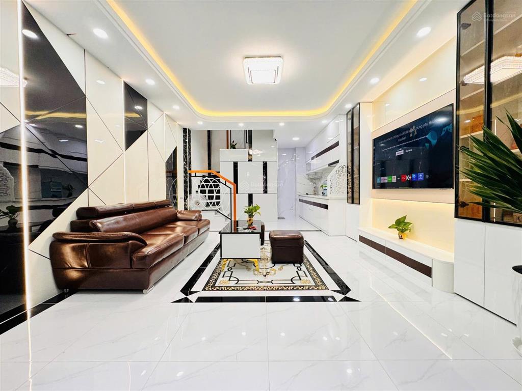 Bán nhà 5 tầng full nội thất cao cấp sát bình thạnh, phú nhuận, gần sân bay, dts 170m2 chỉ 6.9 tỷ