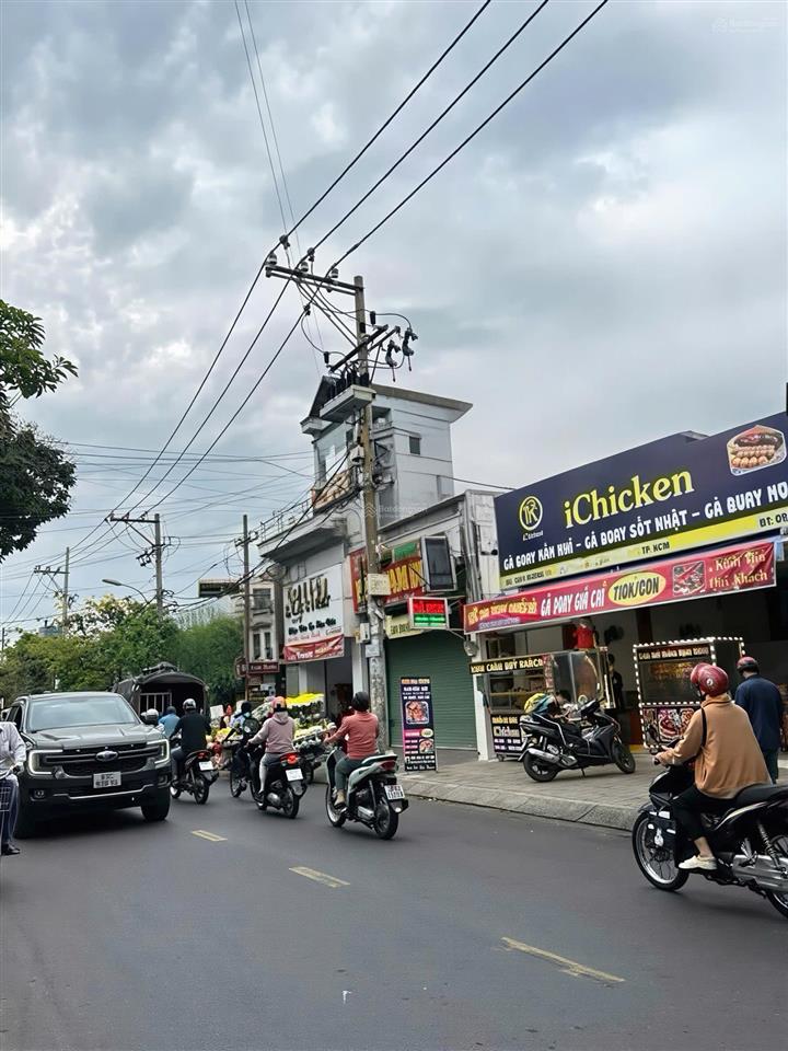 Bán gấp căn nhà ngay chợ phú lợi 2, đường trịnh quang nghị, đang cho thuê 15tr/tháng