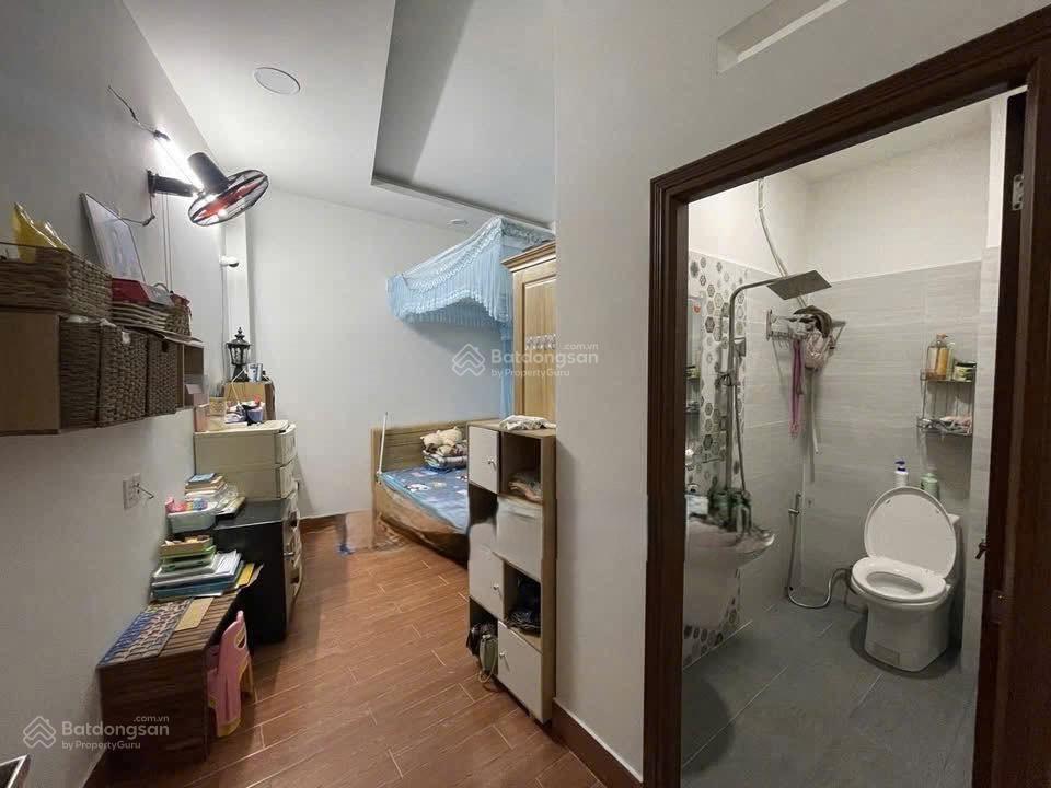 Bán gấp nhà góc 2 mặt tiền ngay kdn phong phú 5, đường số 10,đang cho thuê 16tr/tháng, giá 1 tỷ 050