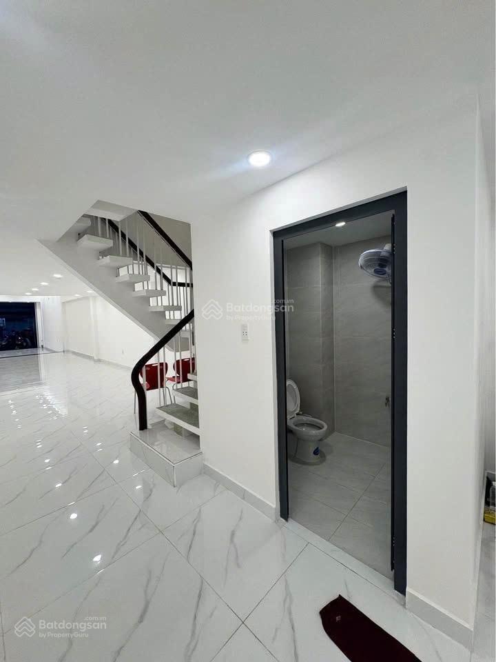 Cho thuê nhà nguyên căn mặt tiền kinh doanh ở đường đồng đen, 4mx18m, giá 21 triệu