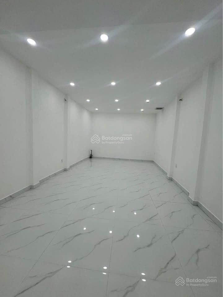 Cho thuê nhà nguyên căn mặt tiền kinh doanh ở đường đồng đen, 4mx18m, giá 21 triệu
