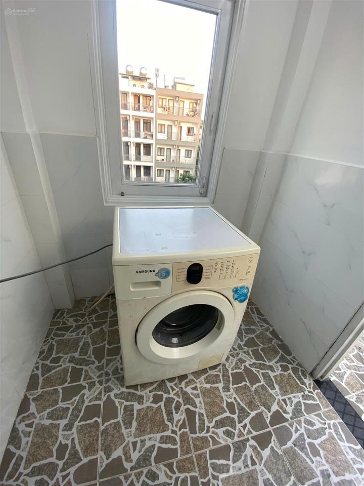 Cho thuê nhà nguyên căn , nội thất cơ bản ko máy lạnh, 4 pn + 4 wc. giá rẻ.