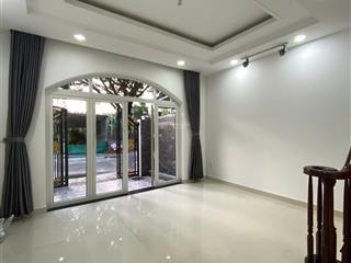 Cho thuê nhà nguyên căn , nội thất cơ bản ko máy lạnh, 4 pn + 4 wc. giá rẻ.