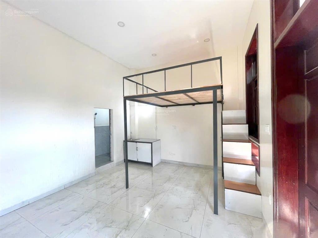 Cho thuê căn hộ dịch vụ có lửng tại cát lái, q2 cũ chỉ có 4 triệu/tháng.