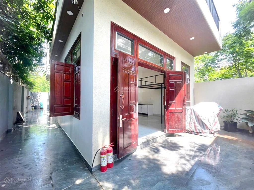 Cho thuê căn hộ dịch vụ có lửng tại cát lái, q2 cũ chỉ có 4 triệu/tháng.