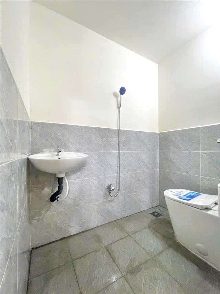 Cho thuê căn hộ dịch vụ có lửng tại cát lái, q2 cũ chỉ có 4 triệu/tháng.