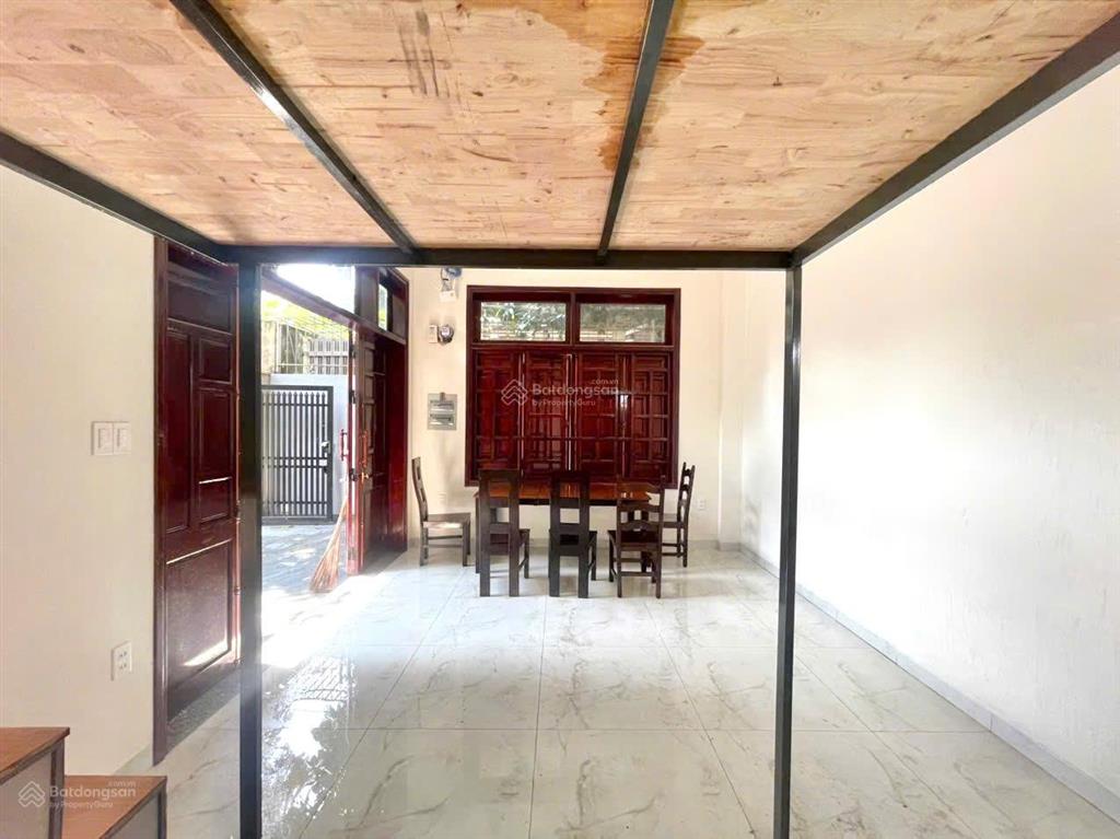 Cho thuê căn hộ dịch vụ có lửng tại cát lái, q2 cũ chỉ có 4 triệu/tháng.