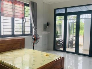 Cho thuê phòng có máy lạnh, giường, nệm giá rẻ tại kdc cát lái.