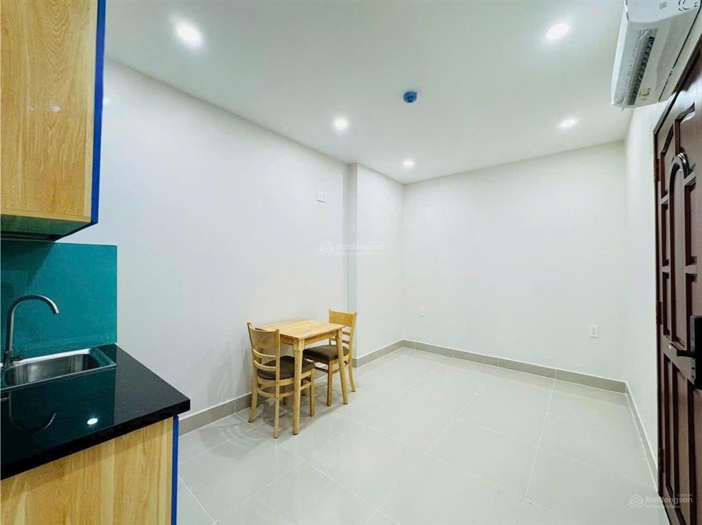 Cho thuê căn hộ lô 1 phòng ngủ tách rời bếp. gần đh công nghệ umt, cát lái.