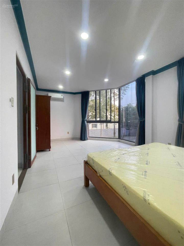 Cho thuê phòng dịch vụ có sẵn máy lạnh, giường, tủ giá rẻ tại cát lái, q2 cũ  gần đh umt