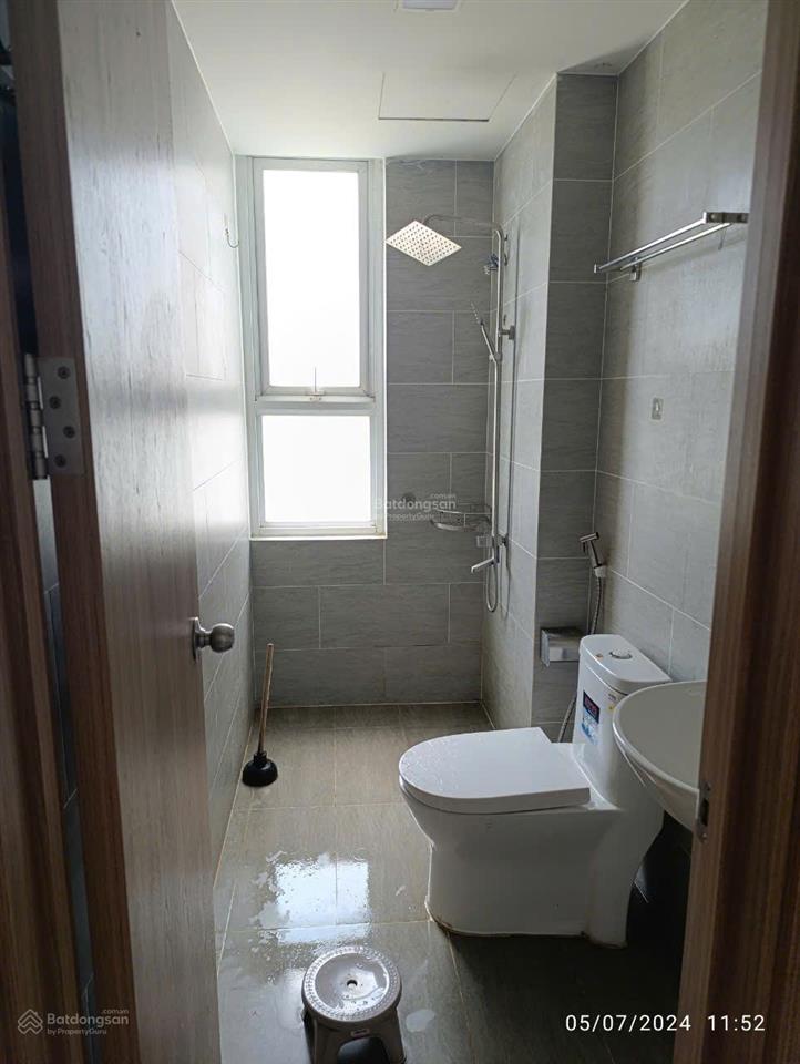 Cho thuê căn hộ 2 pn + 2 wc  có nội thất  giá rẻ bất ngờ.