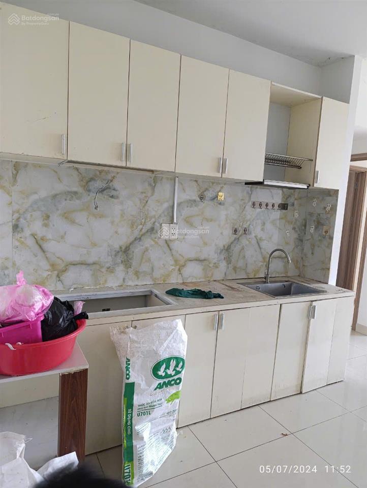 Cho thuê căn hộ 2 pn + 2 wc  có nội thất  giá rẻ bất ngờ.