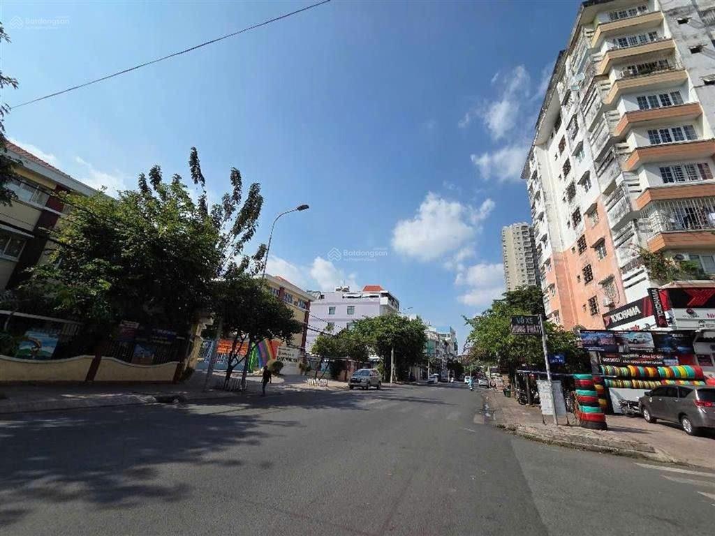 Nhà đẹp 4 tầng đường 23 khu bình phú