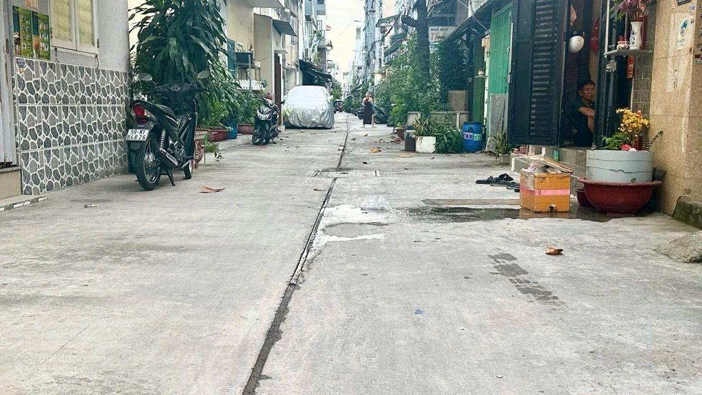 2,9 tỷ nhà trệt lầu 4x 10hẻm xe tải hương lộ 2 bình tân nhà mới ở ngay