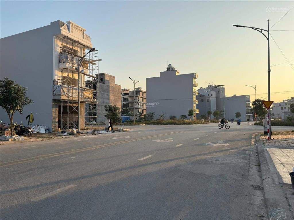 Siêu phẩm hoà lạc 123m, mt6m gần metro 5, tổ hợp y tế, ql 21, trung tâm chỉ 2,8 tỷ