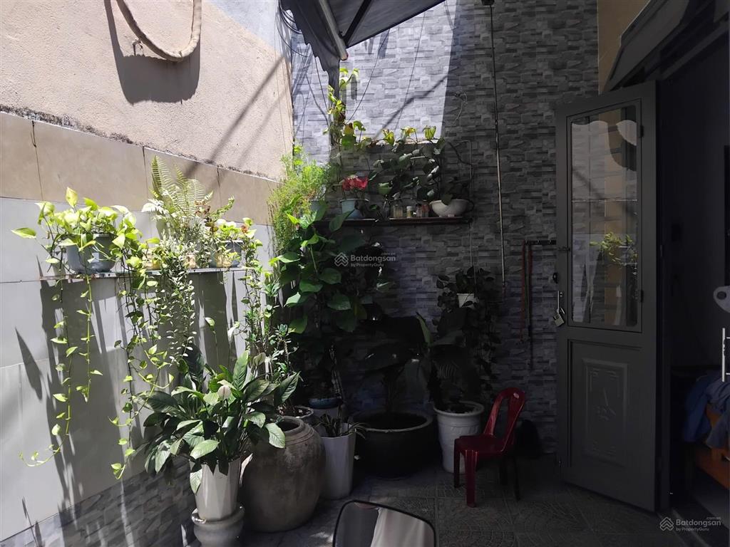 Bán nhà kiệt mẹ nhu kiệt gần đường chính diện tích 64.6m2 2 phòng ngủ