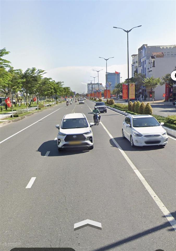Cho thuê nhà 3 tầng mặt tiền đường 2/9 vị trí gần cầu rồng dt 300m ngang 12m