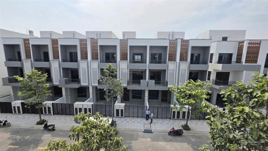 Bán căn the meadow 105m2  thanh toán chỉ 3.2 tỷ nhận nhà ngay  còn lại trả chậm 24 tháng 0% ls.