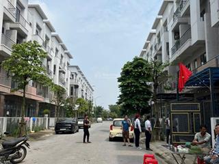 Bán shophouse chân đế chung cư, kinh doanh cho thuê bất chấp, vị trí cực đẹp