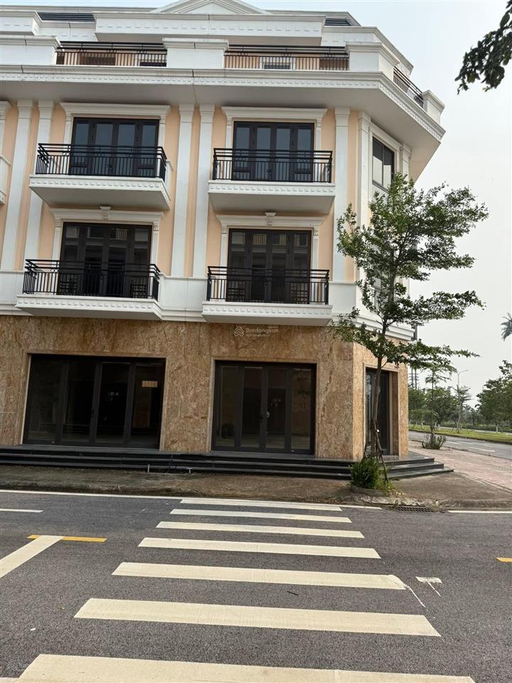Mở bán shophouse 75m2 xây 4 tầng mới tinh ,thanh toán theo tiến độ giãn cách, cho thuê được ngay.