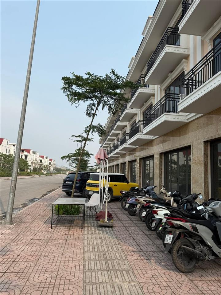 Mở bán shophouse 75m2 xây 4 tầng mới tinh ,thanh toán theo tiến độ giãn cách, cho thuê được ngay.