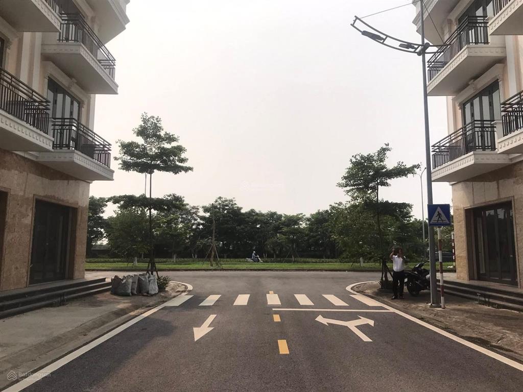 Nhận booking dự án mới shophouse 4 tầng chân đế 9 toà chung cư, kinh doanh cho chuyên gia thuê ngay