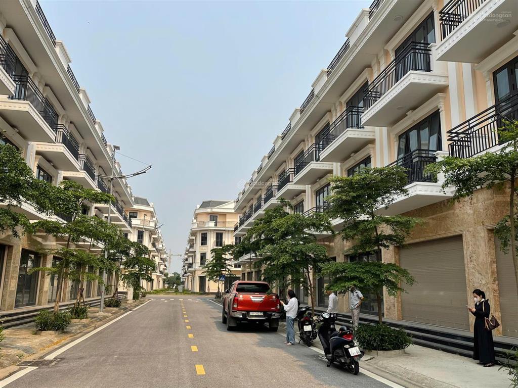 Bán shophouse chân đế 9 toà chung cư, kinh doanh cho thuê khai thác được luôn, giá f0 từ cđt
