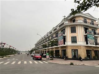 Bán shophouse chân đế 9 toà chung cư, kinh doanh cho thuê khai thác được luôn, giá f0 từ cđt