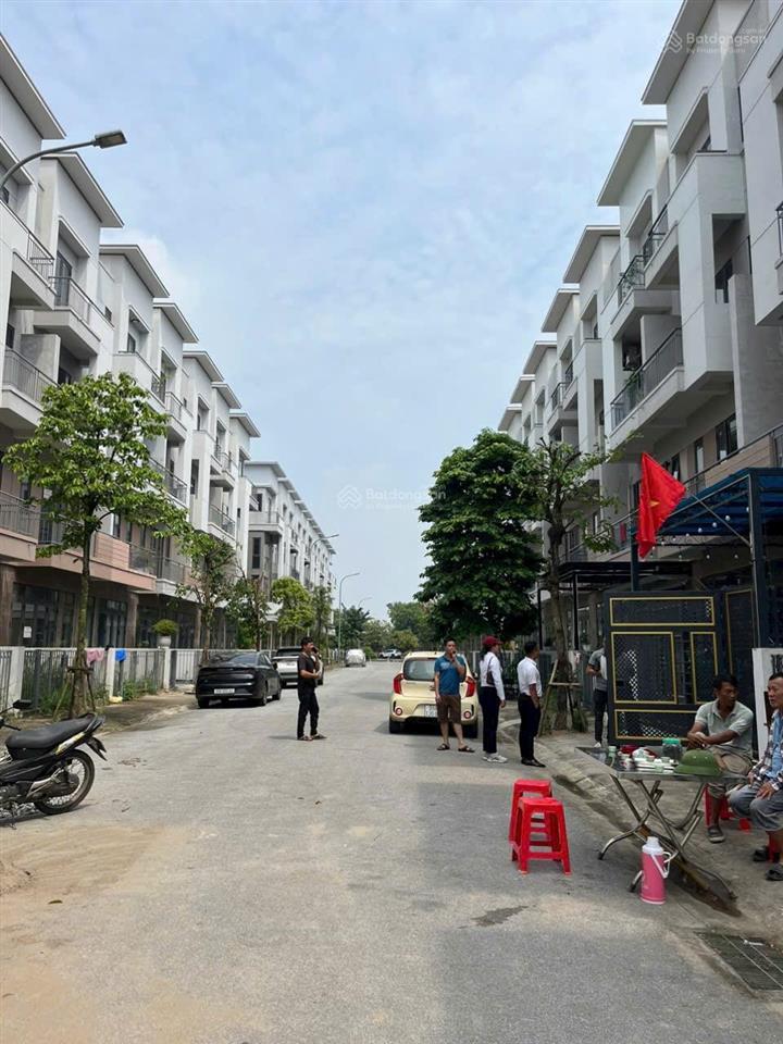 Bán shophouse chân đế 9 toà chung cư, kinh doanh cho thuê khai thác được luôn, giá f0 từ cđt
