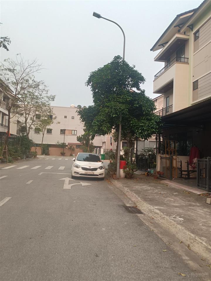 Bán shophouse 2 mặt tiền trong khu đô thị singapore đẹp như mơ ,kinh doanh cho thuê được luôn.