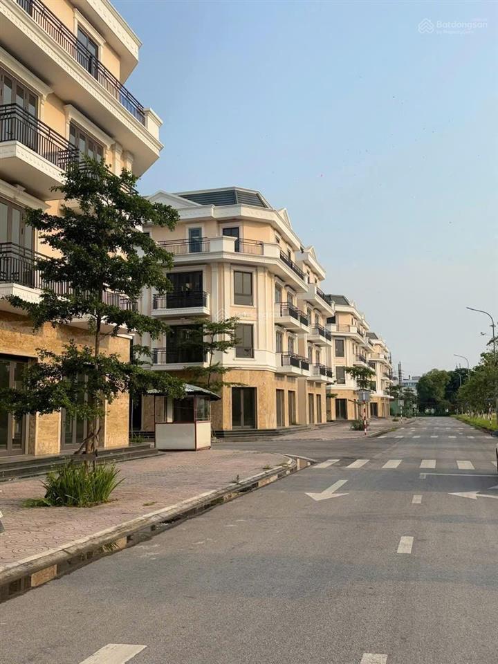 Bán shophouse 4 tầng, chân đế 9 toà chung cư, kinh doanh cho thuê bất chấp giá hơn 18tr/tháng