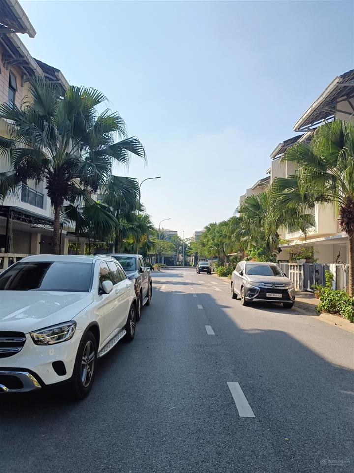 Bán căn liền kề 3 tầng trong khu đô thị singapore, đang cho chuyên gia thuê có dòng tiền ổn định.