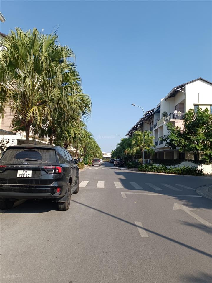Bán căn liền kề 3 tầng trong khu đô thị singapore, đang cho chuyên gia thuê có dòng tiền ổn định.