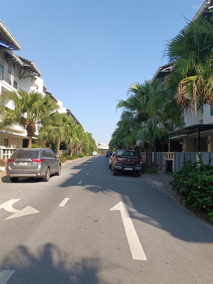 Bán căn liền kề 3 tầng trong khu đô thị singapore, đang cho chuyên gia thuê có dòng tiền ổn định.