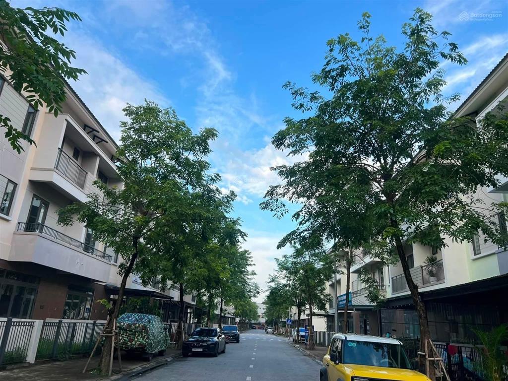 Bán shophouse 3 tầng, 2 mặt tiền, ở hay cho chuyên gia thuê được giá 2025tr/m2