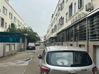 Bán shophouse 3 tầng, 2 mặt tiền, ở hay cho chuyên gia thuê được giá 2025tr/m2