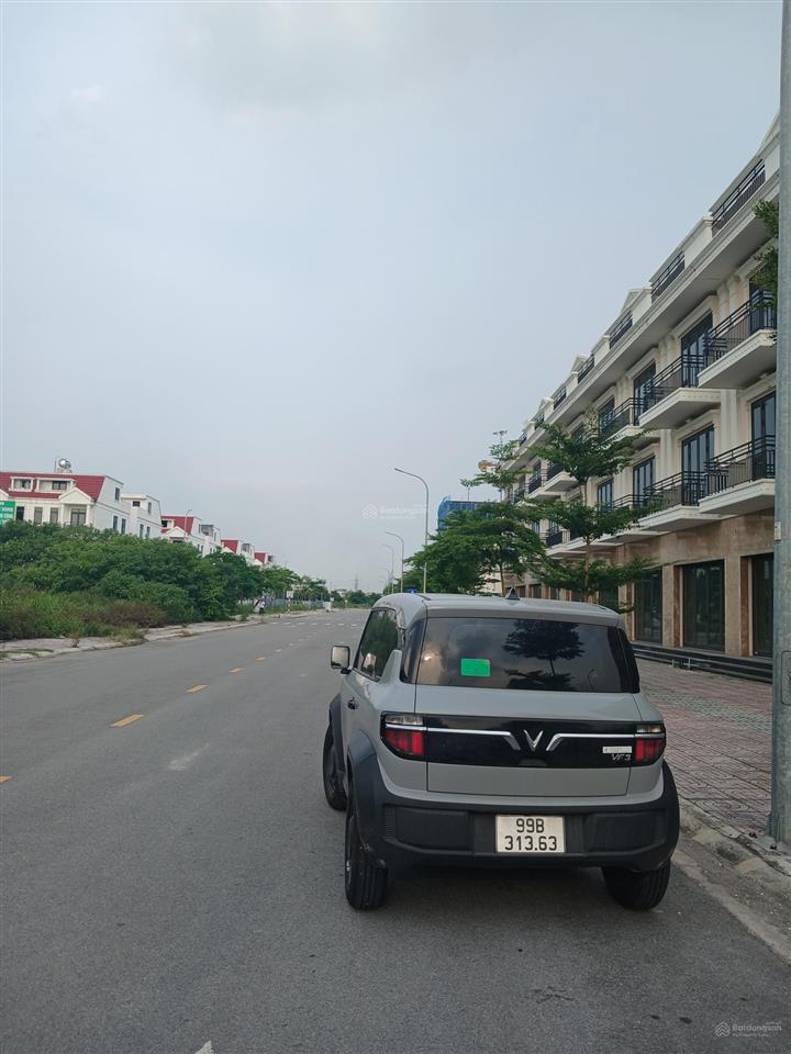 Bán shophouse 4 tầng chân đế 9 tòa chung cư, kinh doanh cho chuyên gia nước ngoài thuê luôn.
