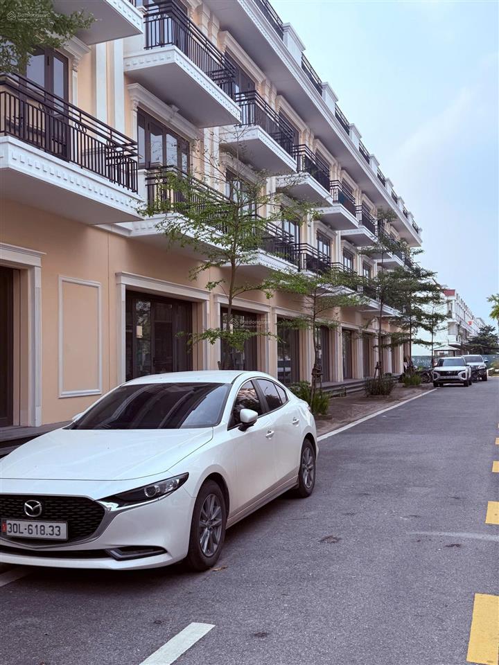 Bán shophouse 4 tầng chân đế 9 tòa chung cư, kinh doanh cho chuyên gia nước ngoài thuê luôn.
