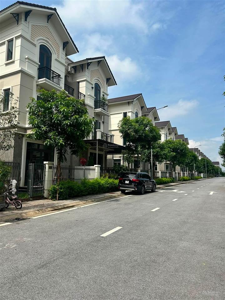 Bán biệt thự 135m2 trong khu đô thị singapore, vị trí đẹp như mơ, ở hay cho chuyên gia thuê luôn