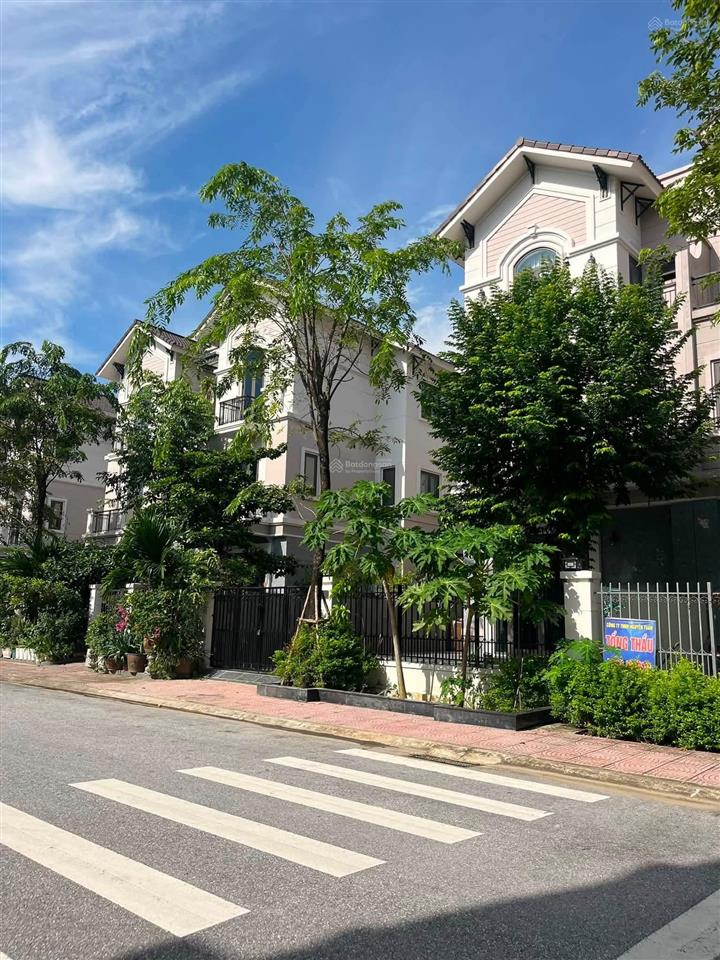 Bán biệt thự 135m2 trong khu đô thị singapore, vị trí đẹp như mơ, ở hay cho chuyên gia thuê luôn