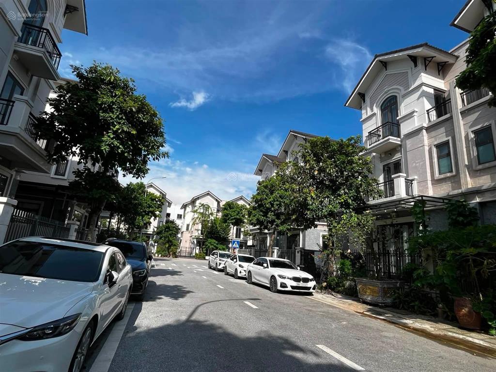 Bán biệt thự 135m2 trong khu đô thị singapore, vị trí đẹp như mơ, ở hay cho chuyên gia thuê luôn
