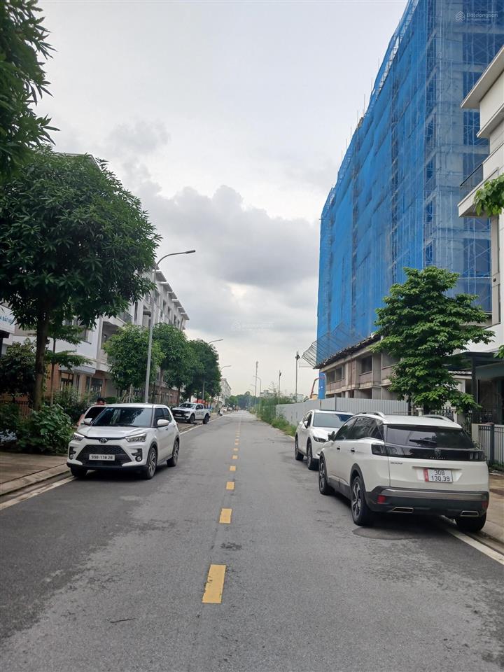 Bán shophouse 4 tầng trong khu đô thị singgarpor, chân đế 9 tòa chung cư, kinh doanh cho thuê ngay.