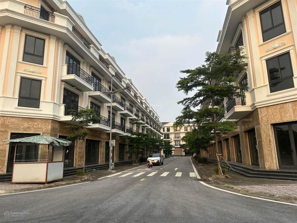 Bán shophouse 4 tầng trong khu đô thị singgarpor, chân đế 9 tòa chung cư, kinh doanh cho thuê ngay.