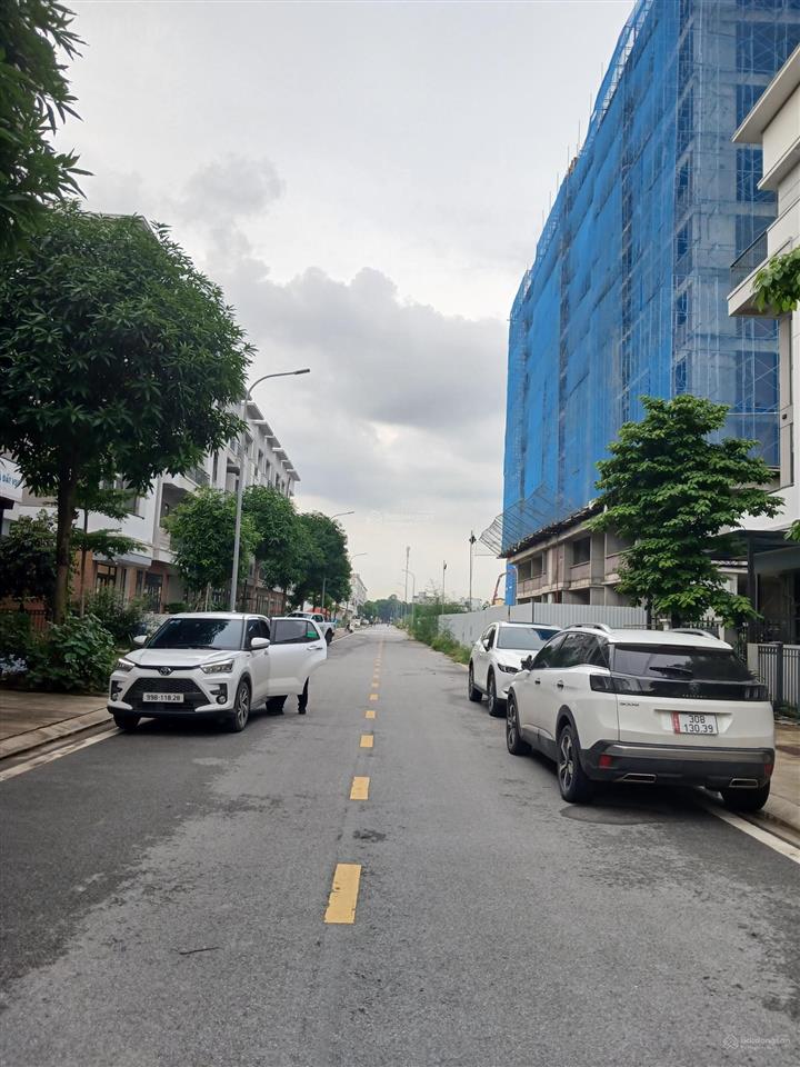 Bán shophouse 4 tầng trong khu đô thị singgarpor, chân đế 9 tòa chung cư, kinh doanh cho thuê ngay.