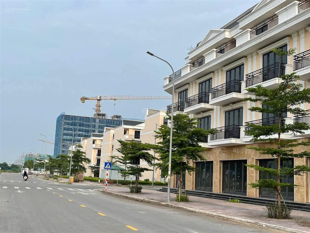 Bán shophouse 4 tầng trong khu đô thị singgarpor, chân đế 9 tòa chung cư, kinh doanh cho thuê ngay.