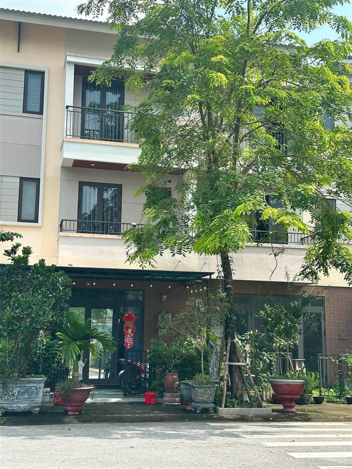 Bán shophouse 3 tầng trong khu đô thị singgapor, 2 mặt tiền thoáng đẹp, kinh doanh cho thuê đc ngay